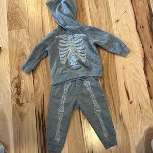 Skeleton sweat set